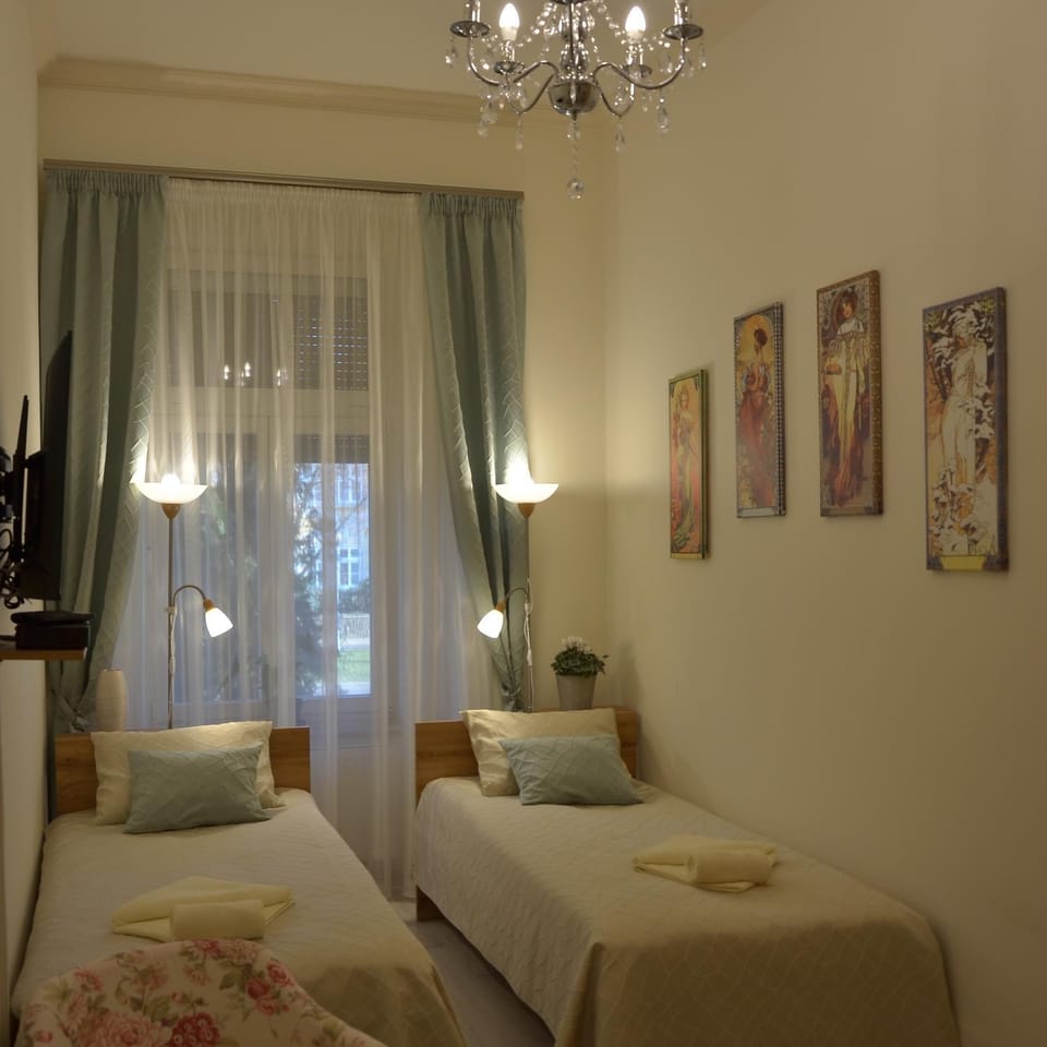 Elegant Apartman Eger Apartment in Slovakia