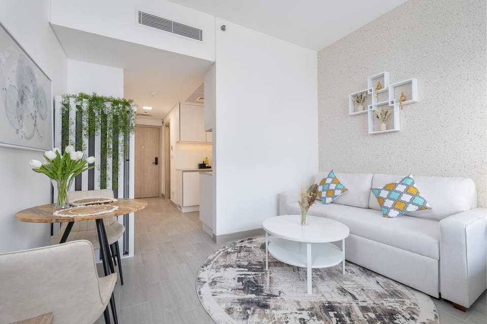 Living room, Dining area, air conditioner