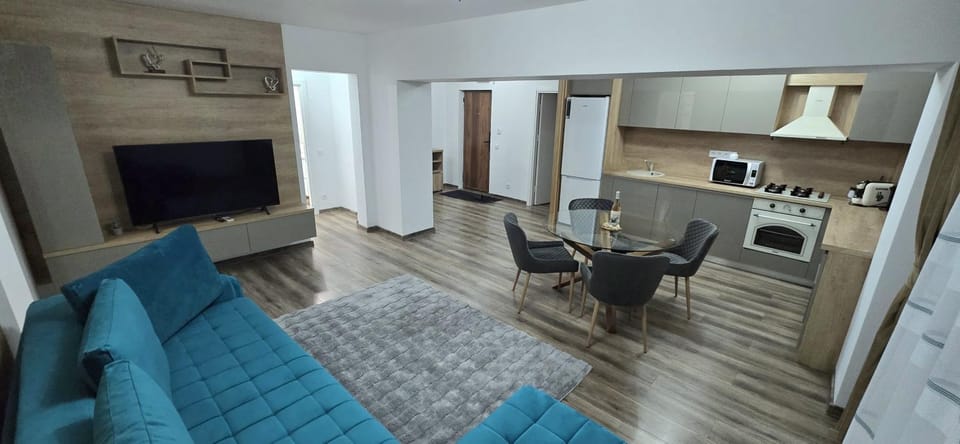 Communal lounge/ TV room, Kitchen or kitchenette, Living room, Seating area, Evening entertainment