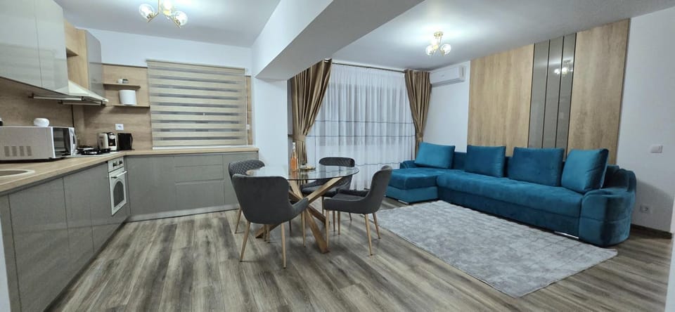 Kitchen or kitchenette, Living room, Seating area, Dining area