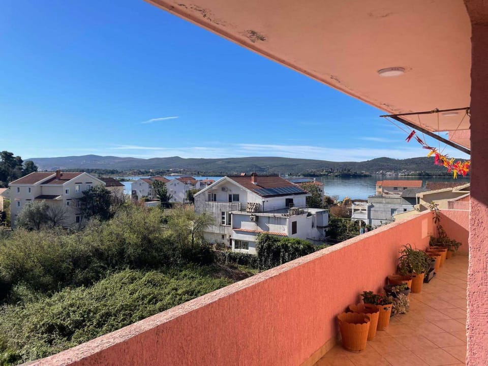 Property building, Day, Natural landscape, View (from property/room), Balcony/Terrace, City view, Mountain view, Sea view