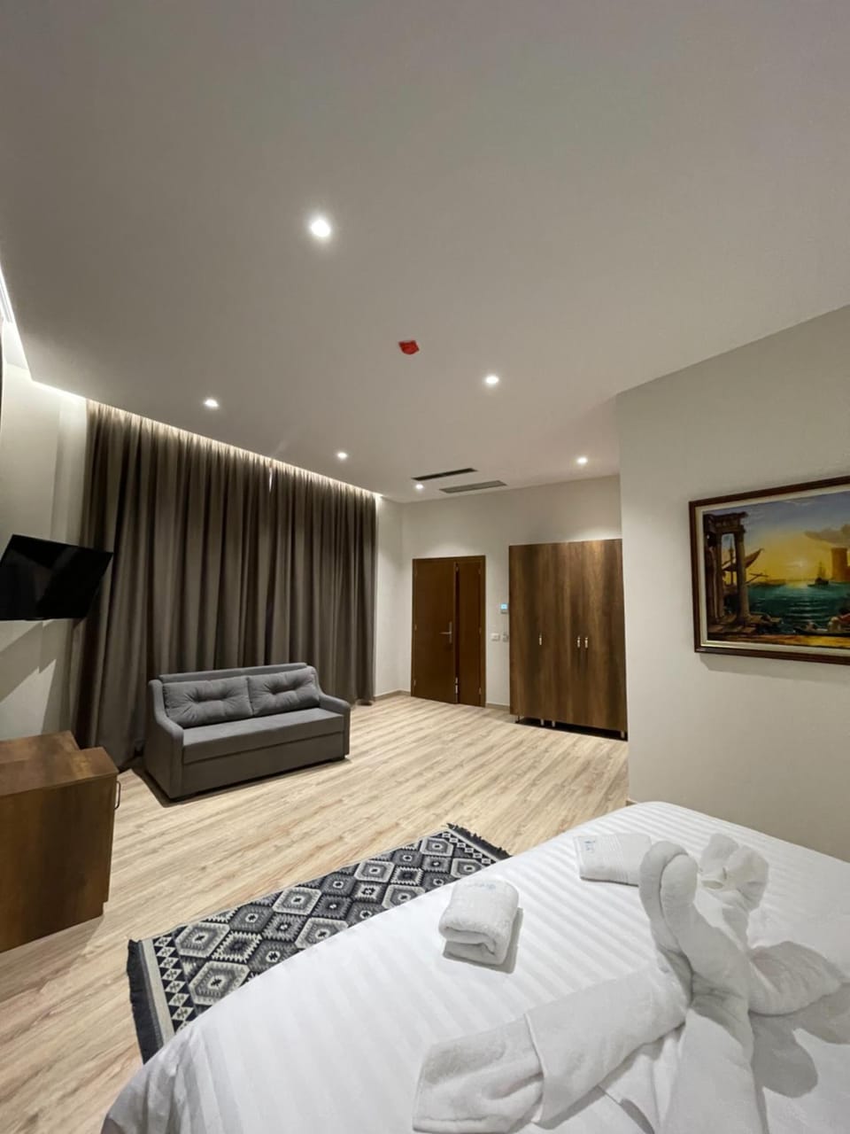 Bed, Seating area, Bedroom, towels