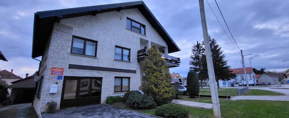 Property building, Neighbourhood