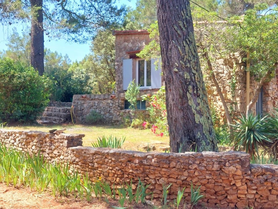 Superbe bergerie en cœur de foret avec piscine privée lac rivière cascades Villa in French Riviera