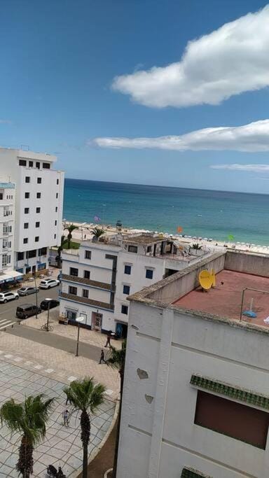 Superbe appartement chaleureux à 350m de la plage Apartment in Tangier-Tétouan-Al Hoceima