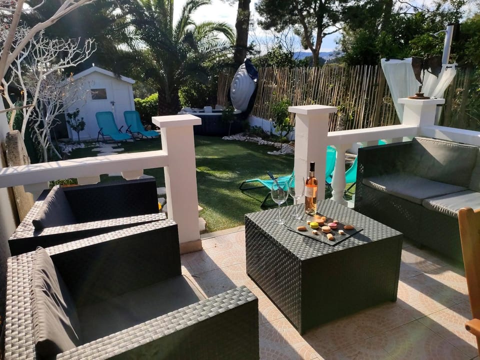 Patio, Garden, Balcony/Terrace, Seating area