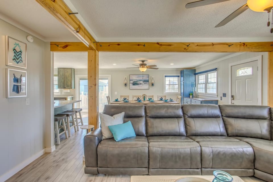 Waterfront Home w/ Deck in North Myrtle Beach! House in North Myrtle Beach