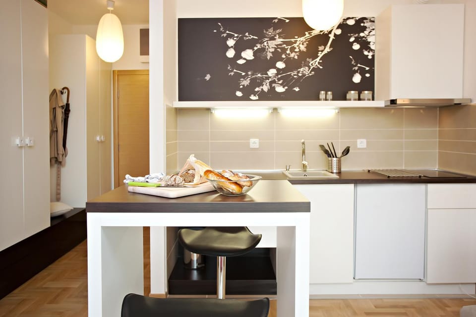 Kitchen or kitchenette