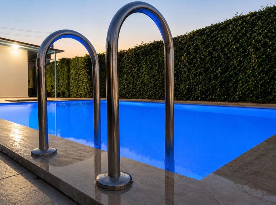 Pool view, Swimming pool