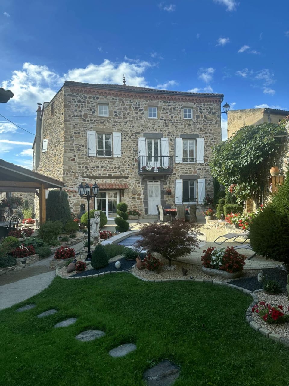 Le clos fleuri Bed and Breakfast in Auvergne-Rhône-Alpes