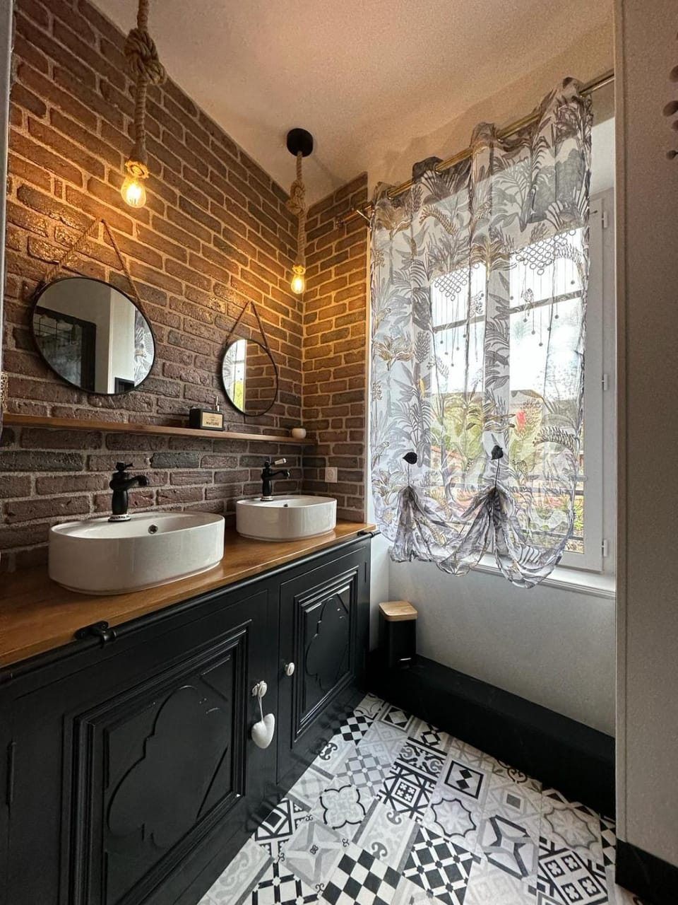 Le clos fleuri Bed and Breakfast in Auvergne-Rhône-Alpes
