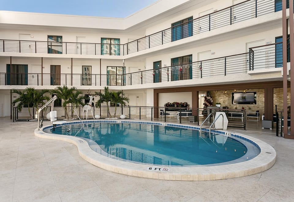 Swimming pool