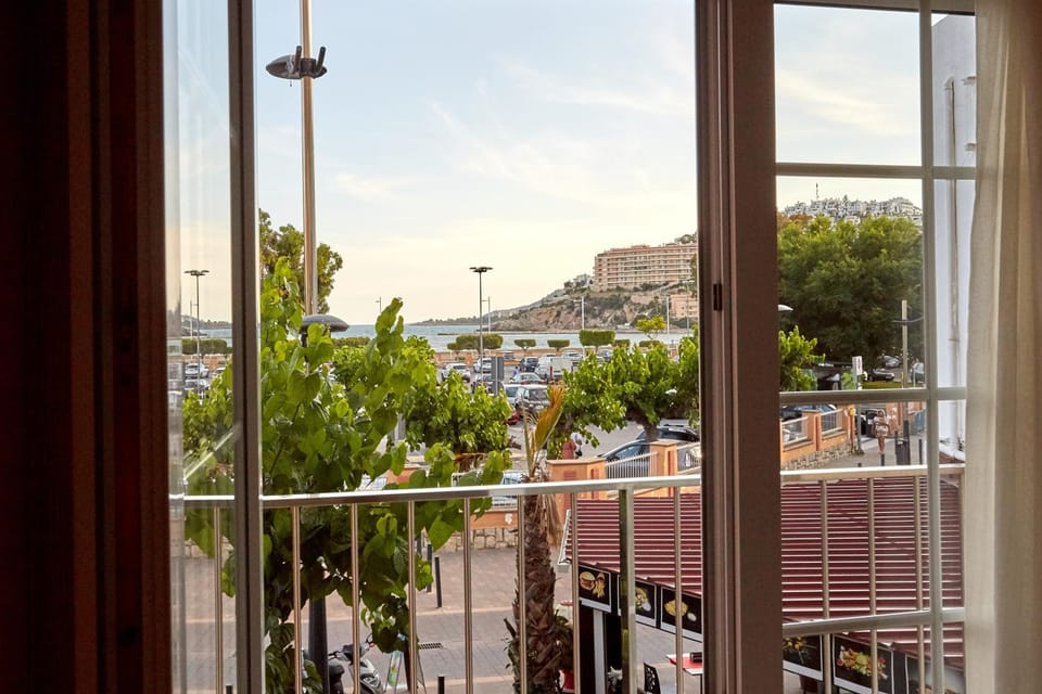 Day, Natural landscape, Balcony/Terrace, City view, Mountain view