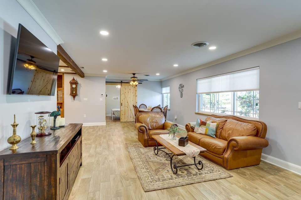 Charming Home w/ Yard ~ 5 Mi to Clearwater Beach! House in Tampa Bay