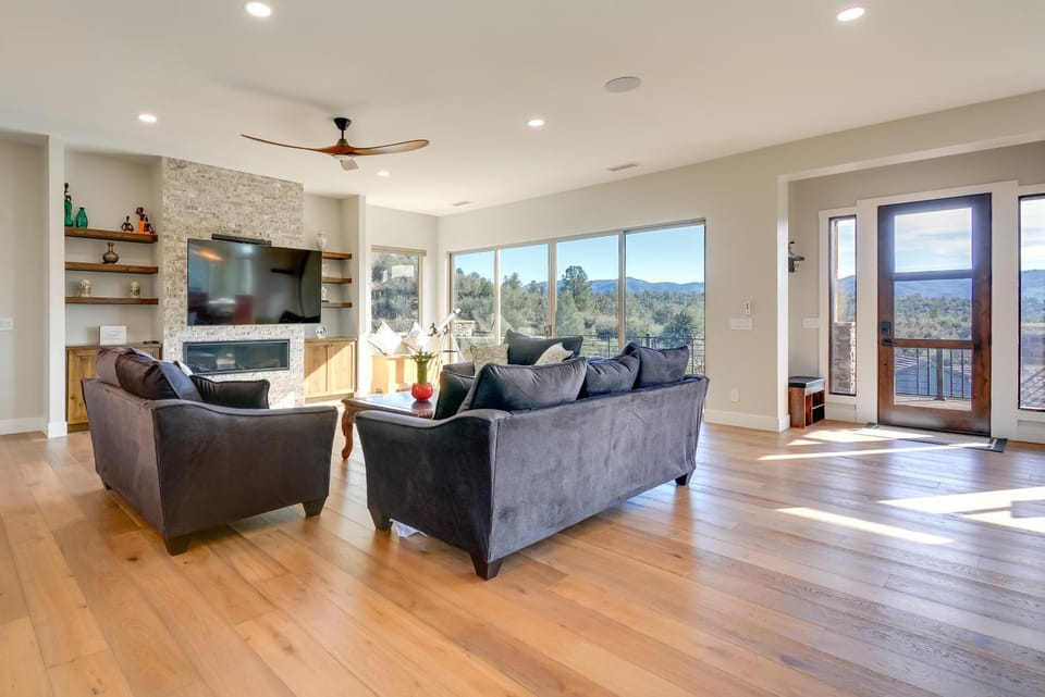 Mtn-View Gem w/ Game Room & Fire Pit in Prescott! House in Prescott Valley