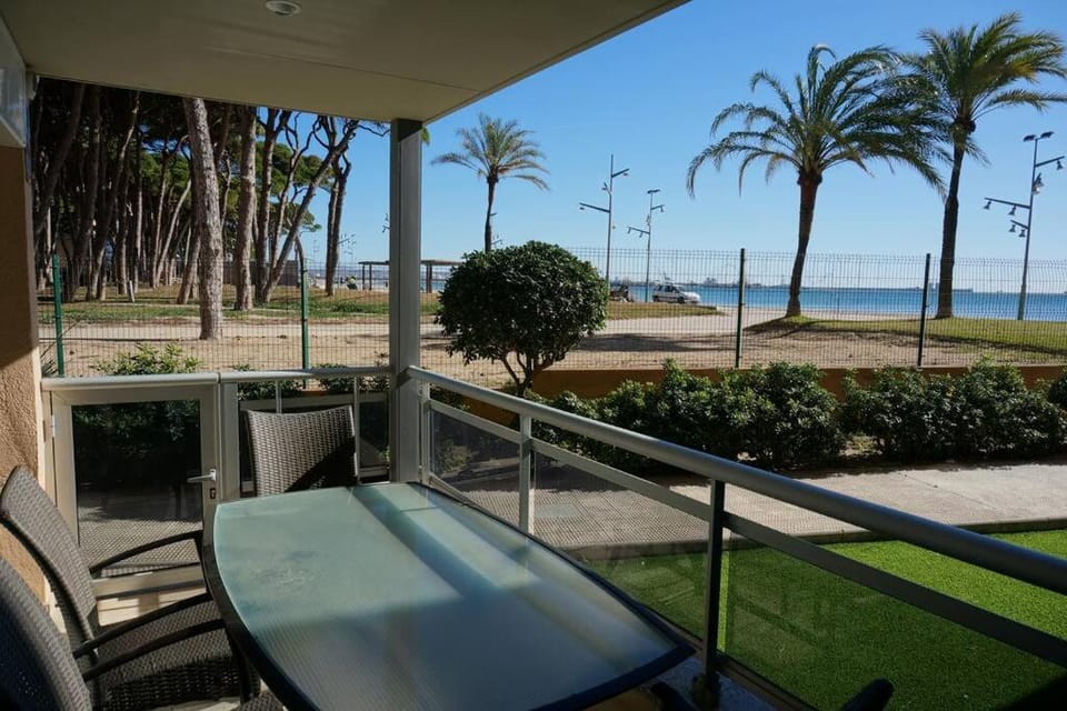 Pineda Sunset Beach Seaviews Apartment in La Pineda