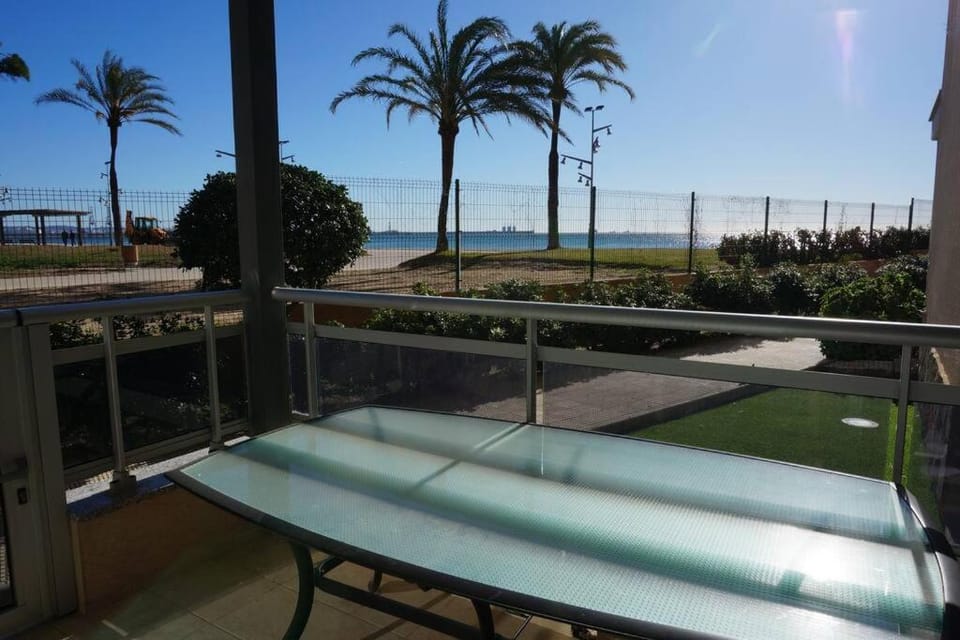 Pineda Sunset Beach Seaviews Apartment in La Pineda