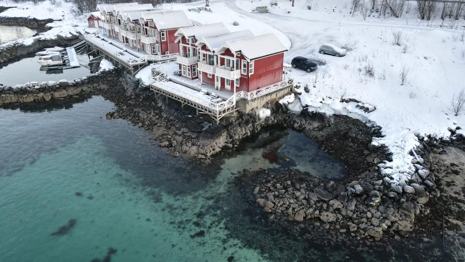 Sjøhus ved Tjeldsundet - House by the sea House in Nordland, Norway