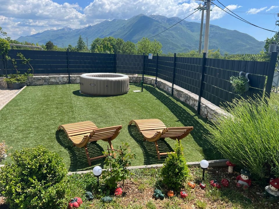Garden, Garden view, Mountain view, Swimming pool, sunbed