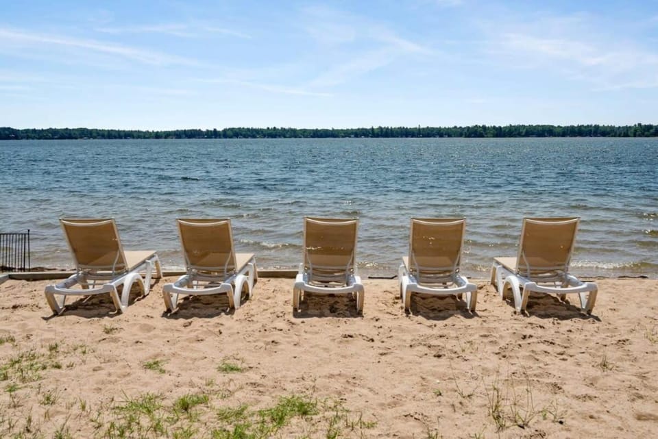King Suite with Scenic Views at Fife Lake Lodge Apartment in Fife Lake