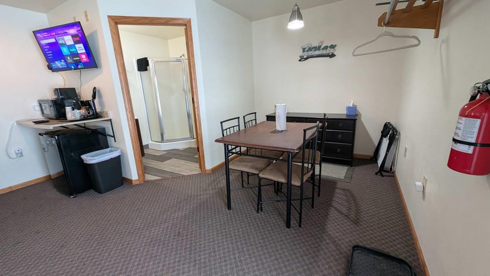 Fife Lake Lodge - Double Queen Room with Lake Access Apartment in Fife Lake