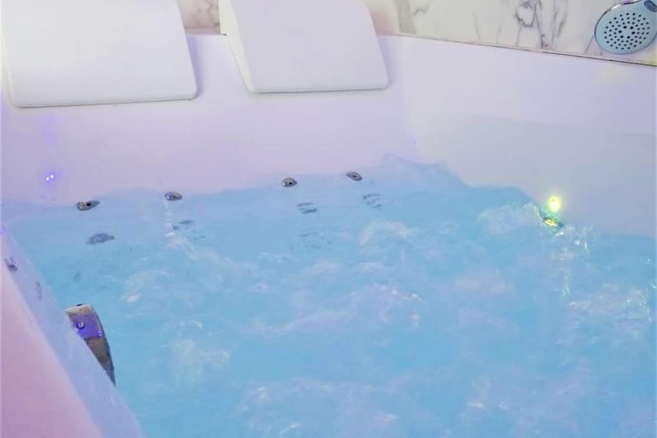 Trésor d'Opale T1 VUE MER BALNÉO-SPA PARKING PRIVÉ WIFI NETFLIX 3 PERS Apartment in Berck