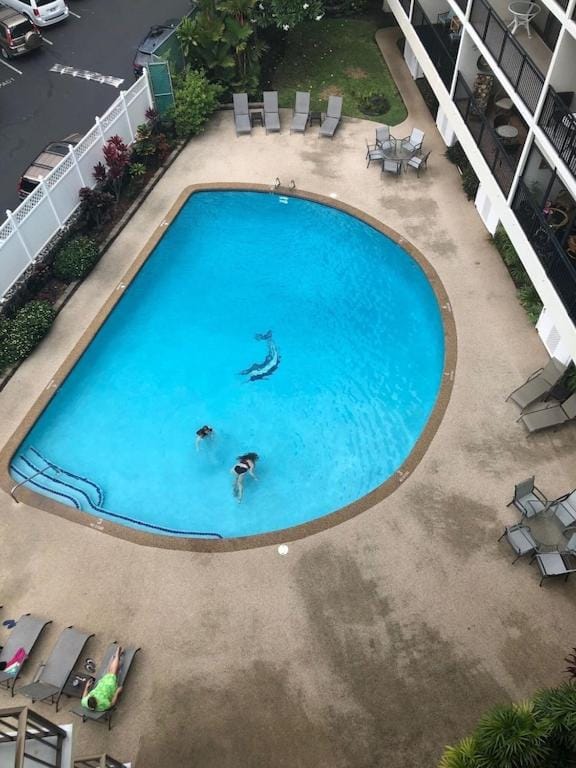 Property building, Pool view, Swimming pool, Parking, sunbed