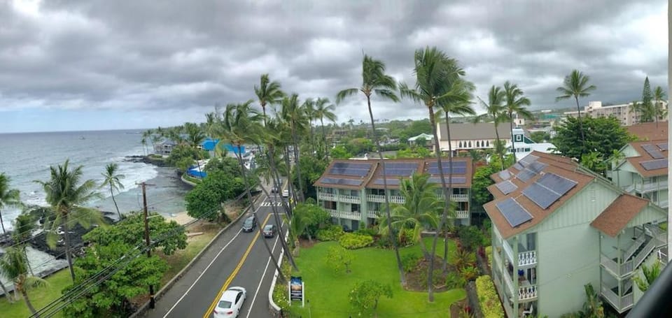 Property building, Nearby landmark, Neighbourhood, Natural landscape, Bird's eye view, City view, Street view, Location, Parking