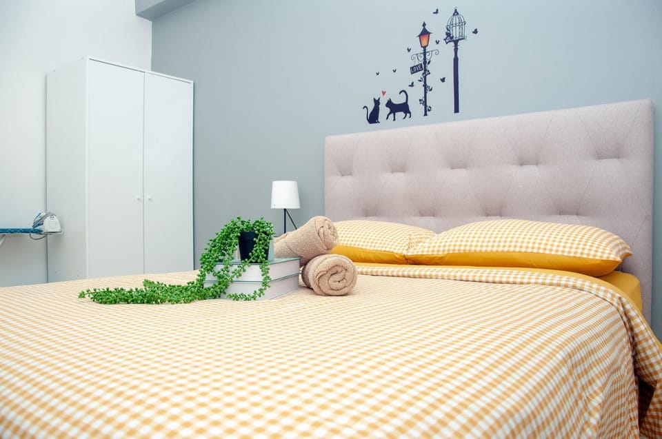 Bed, Bedroom, air conditioner