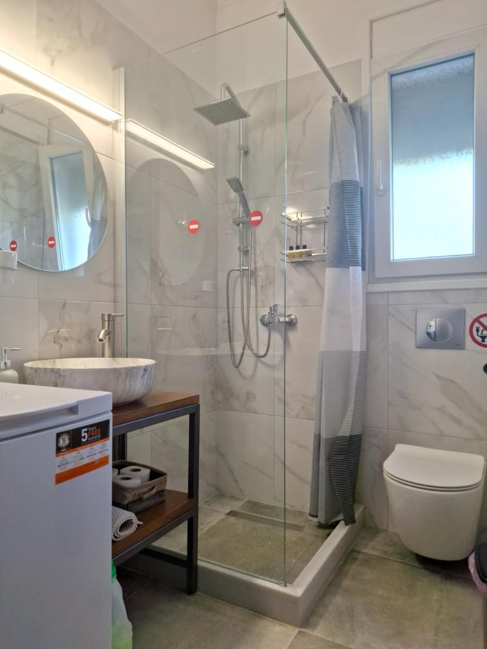 Shower, Toilet, Bathroom, washing machine