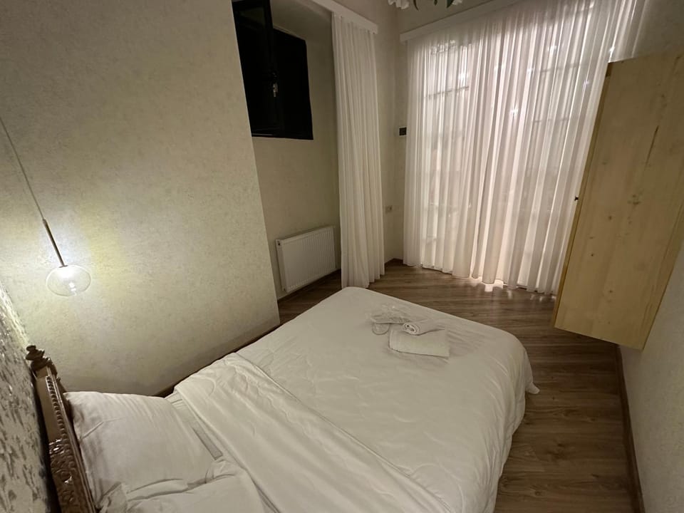 Bed, Photo of the whole room, Bedroom, wardrobe