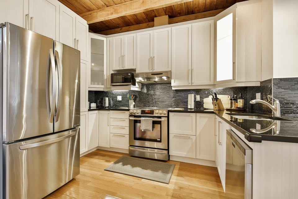Coffee/tea facilities, Kitchen or kitchenette, dishwasher, minibar, pet friendly, stove, toaster