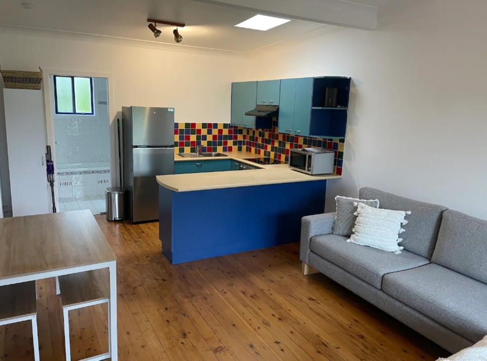 Copacabana 4 61 Sandy Point Rd - water views, air con and WiFi Apartment in Corlette