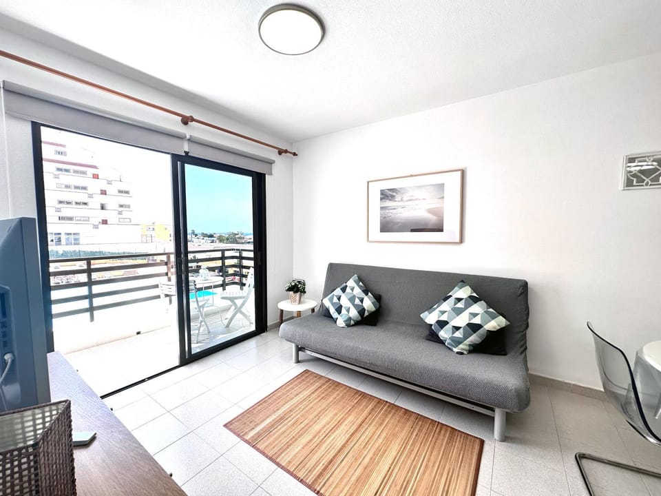 Living room, Pool view