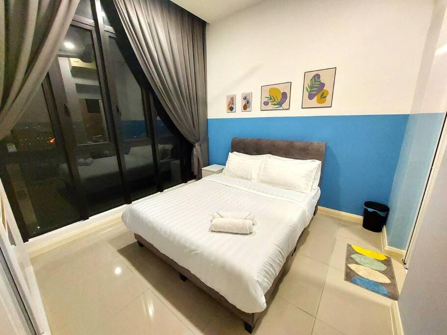 Walk to Legoland D'Pristine 2BR Lake View #8 Apartment in Johor