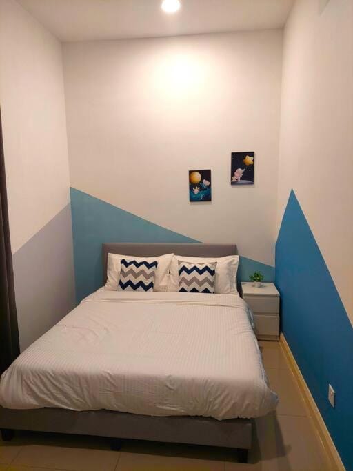 Walk to Legoland D'Pristine 2BR Lake View #8 Apartment in Johor