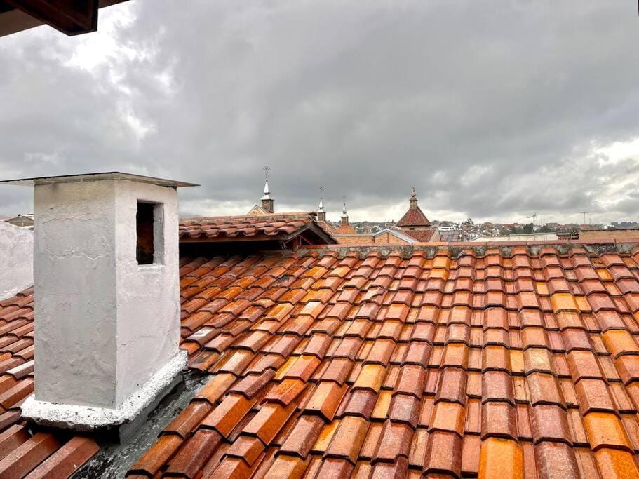 Departamento grande en pleno centro histórico Apartment in Cuenca