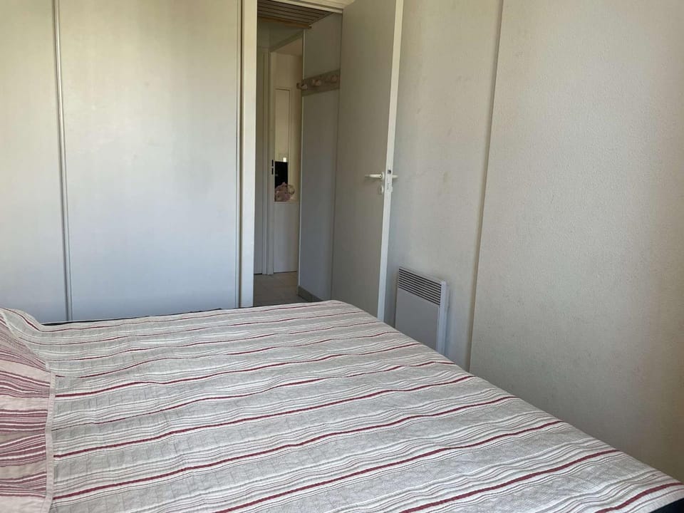 Appartement avec terrasse, piscine et à 5 min de la plage à Juan les Pins - FR-1-252-185 Apartment in Antibes