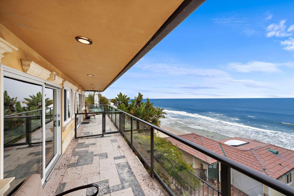 View (from property/room), Balcony/Terrace, Sea view