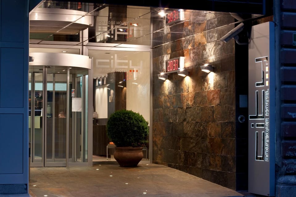 Facade/entrance, Bird's eye view, Lobby or reception, Logo/Certificate/Sign, Area and facilities