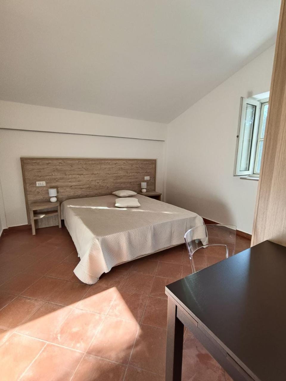 Bed, Photo of the whole room