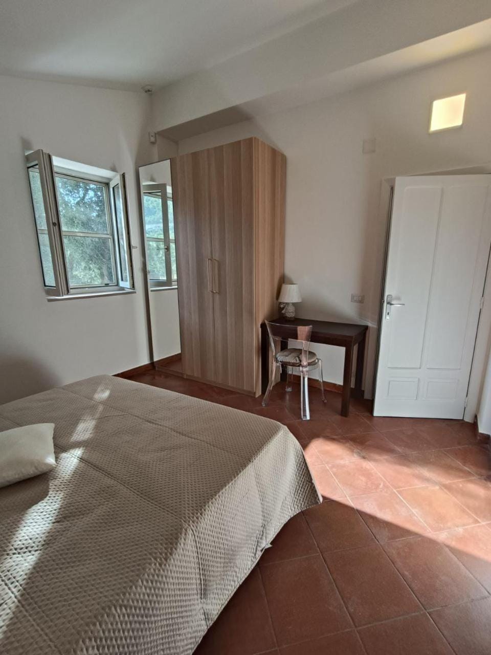 Bedroom, wardrobe