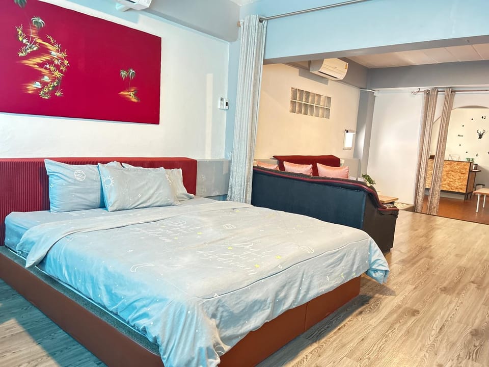 Bed, Bedroom