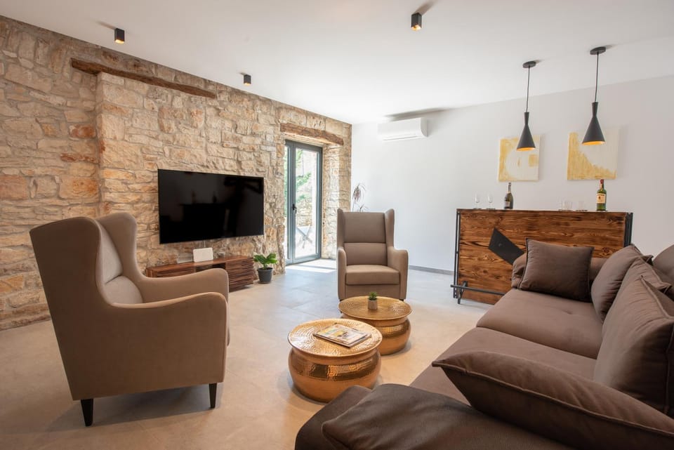 TV and multimedia, Living room, Seating area