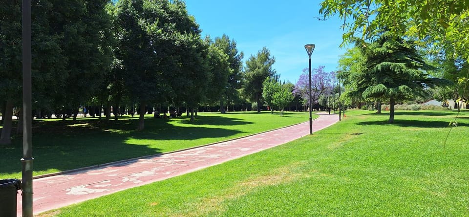 Neighbourhood, Natural landscape