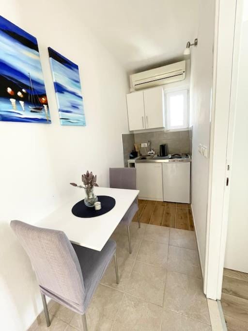 Beautiful apartment with balcony & sea view Apartment in Dubrovnik-Neretva County