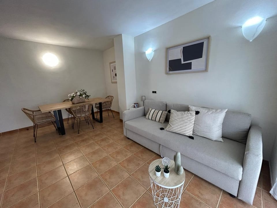 Apartamentos LOS TULIPANES Apartment in Salou