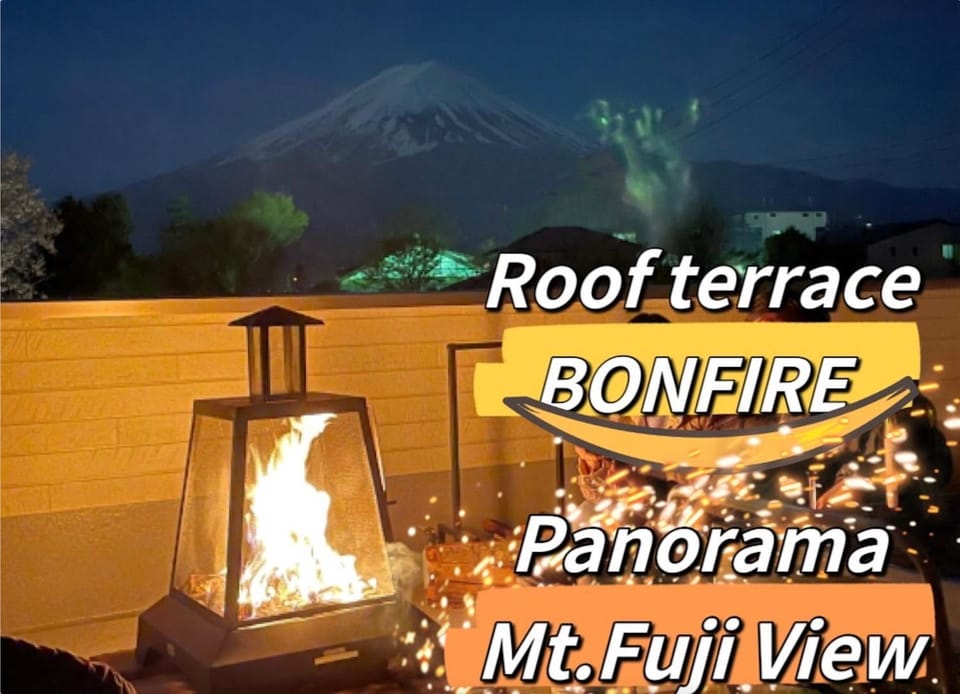 Night, Natural landscape, Balcony/Terrace, Text overlay, Mountain view, flat iron