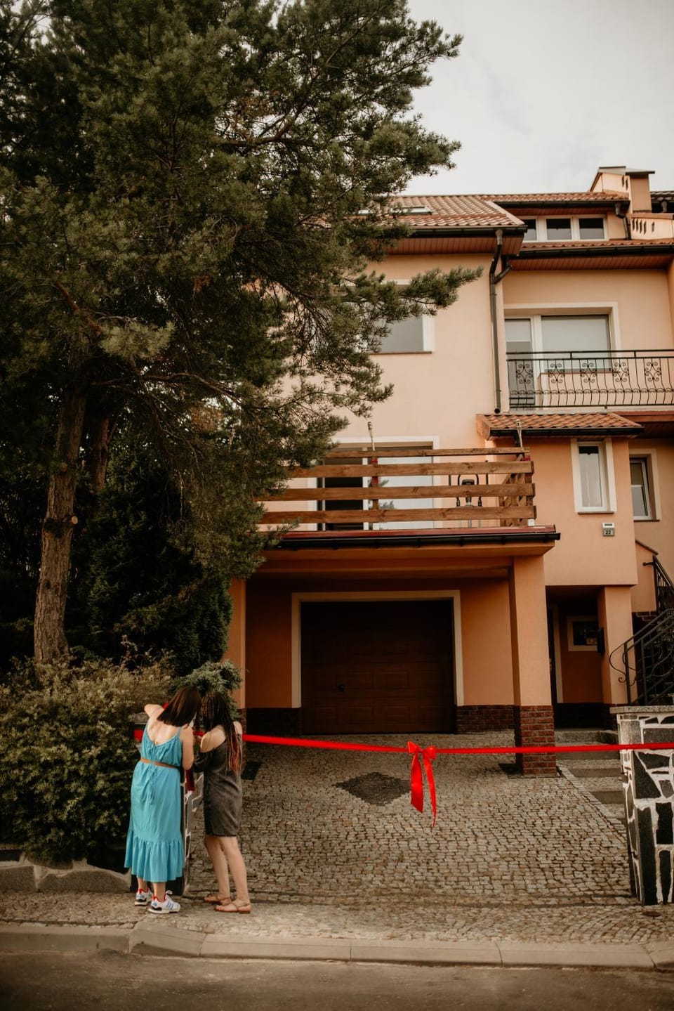Property building, Balcony/Terrace, Parking