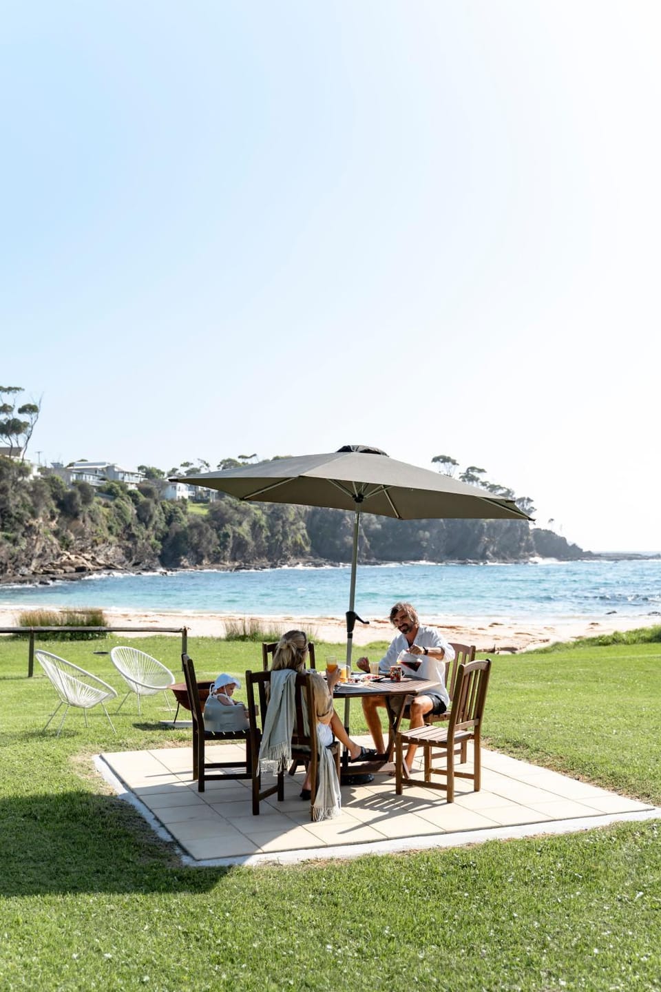 Patio, Day, People, Garden, Dining area, Beach, Guests, Sea view, Breakfast